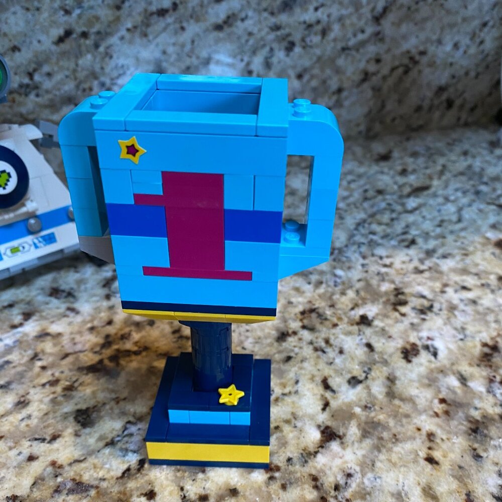 Lego # 41346 Friendship Box 2018 Retired - Picture 5 of 13
